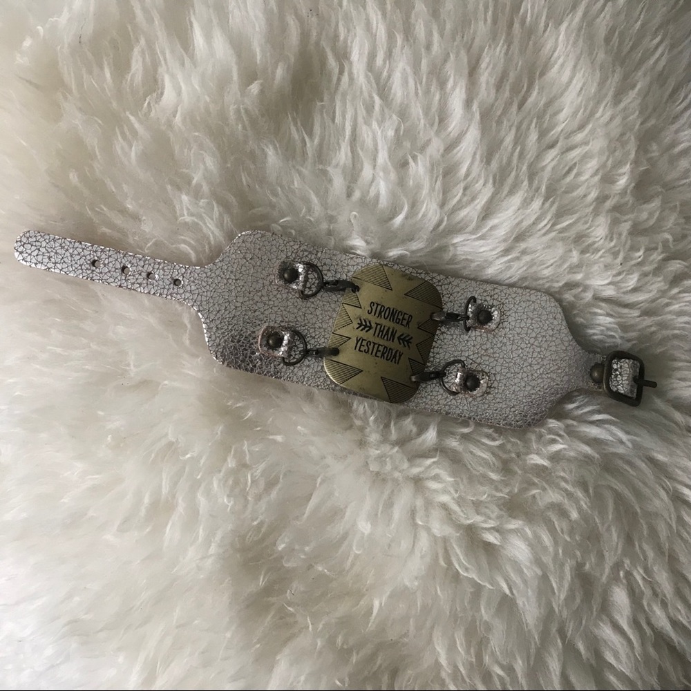 NWOT✨Silver and gold leather cuff bracelet
